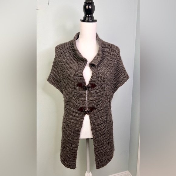 Anthropologie Lineamaglia Short Sleeve Cardigan with Toggle Buttons - Picture 1 of 13